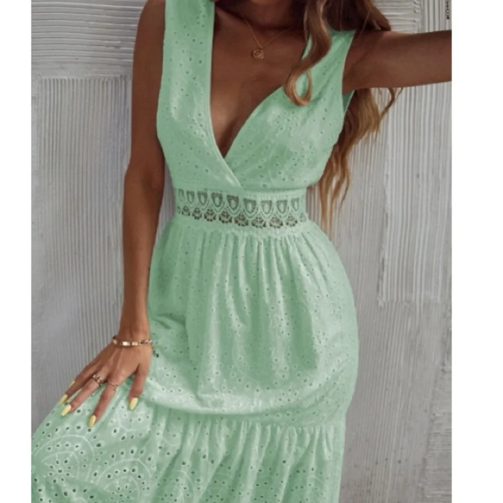 Boho green  lace insert V neck ruffle hem maxi dress - Picture 12 of 16